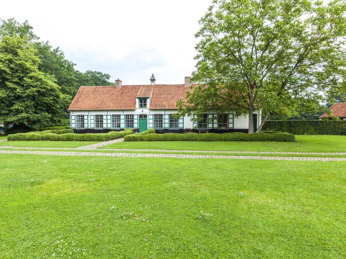 Beautiful Farmhouse In Beernem With Big Garden Bagian luar foto
